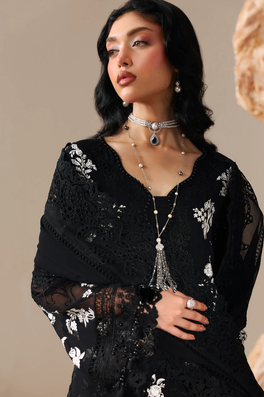 Imrozia Serene Luxe Noire Embroidered Georgette Unstitched 3Pc Suit S-1103 Noémie