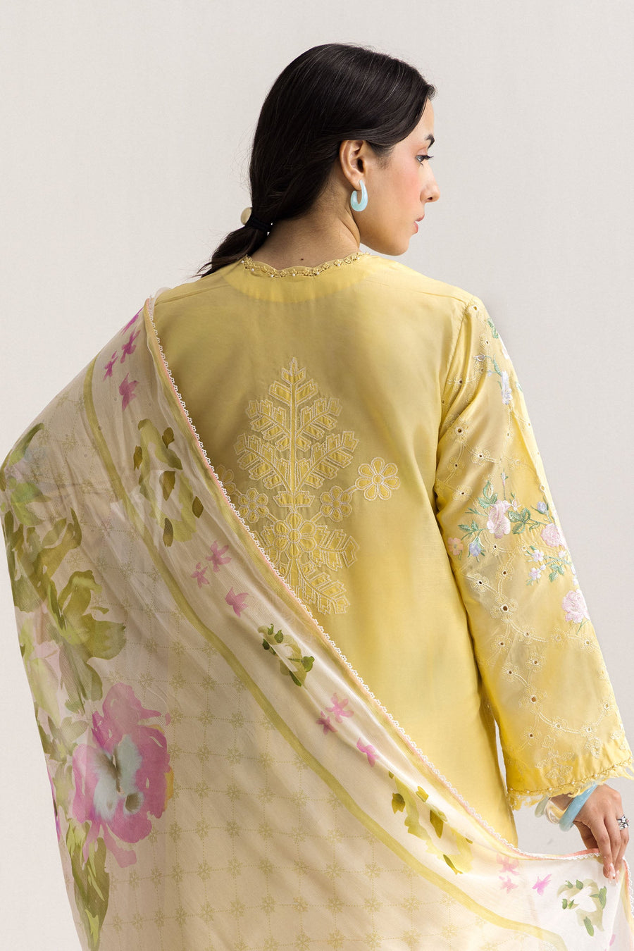 Coco by Zara Shahjahan Embroidered Lawn Unstitched 3Pc Suit D-01B Airi