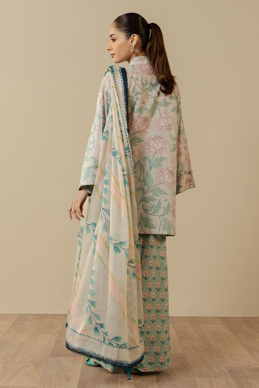 Coco by Zara Shahjahan Prints Unstitched Lawn 3Pc Suit D-05A MIREYA