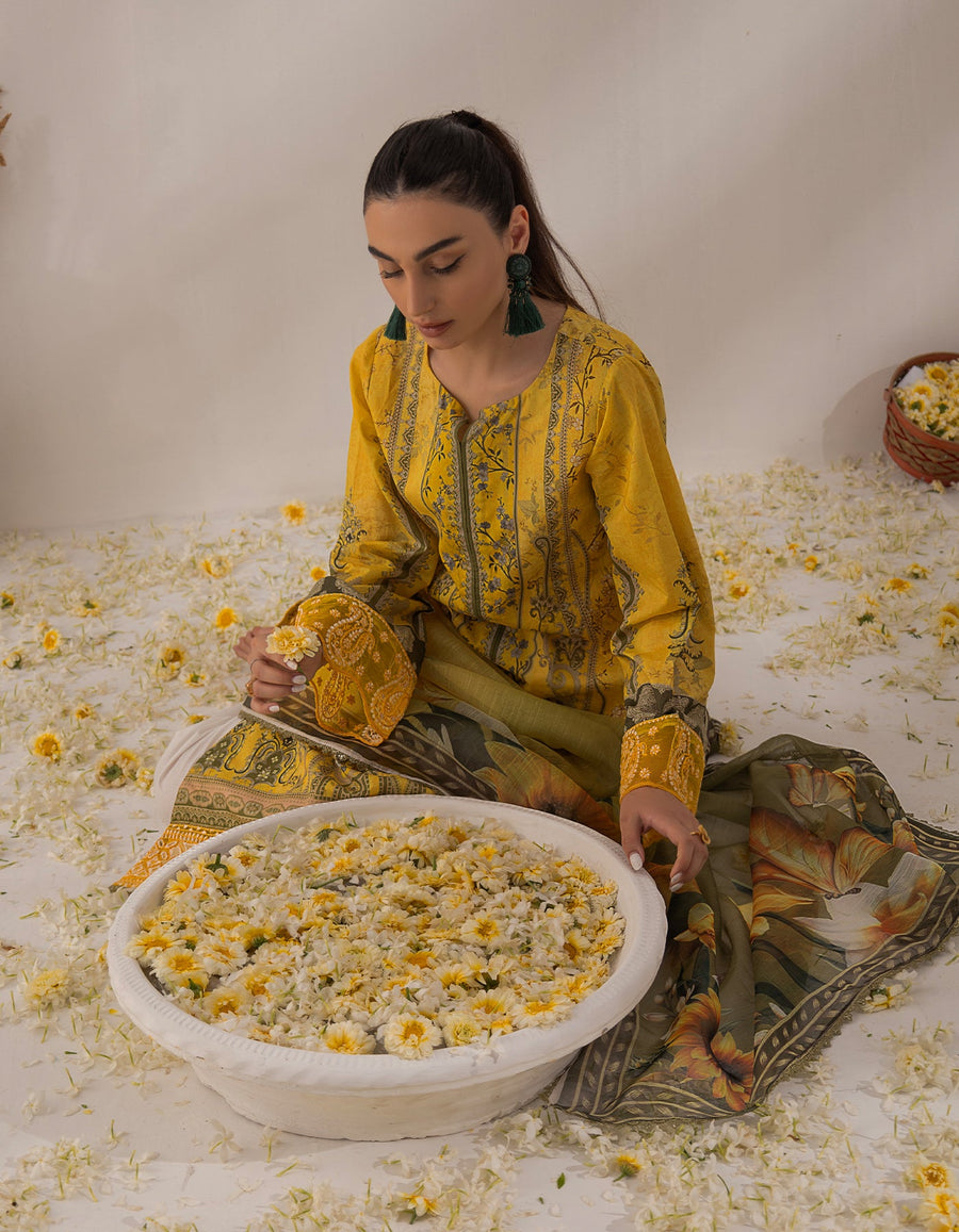 Nur by Shazme Embroidered Lawn Unstitched 3Pc Suit SH-02 DAISY