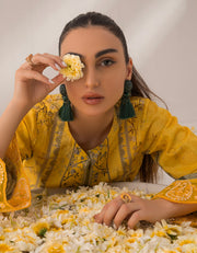 Nur by Shazme Embroidered Lawn Unstitched 3Pc Suit SH-02 DAISY
