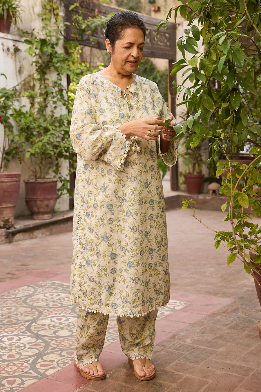 Gul Ahmed Tribute to Mothers Printed Lawn Unstitched 1Pc Shirt SL-62009
