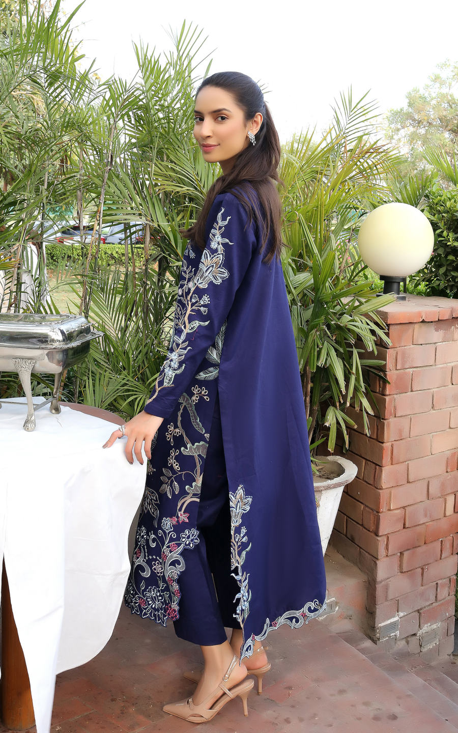 Asifa & Nabeel Summer Lawn Unstitched 3Pc Suit SL26-04 Scarlet Blue