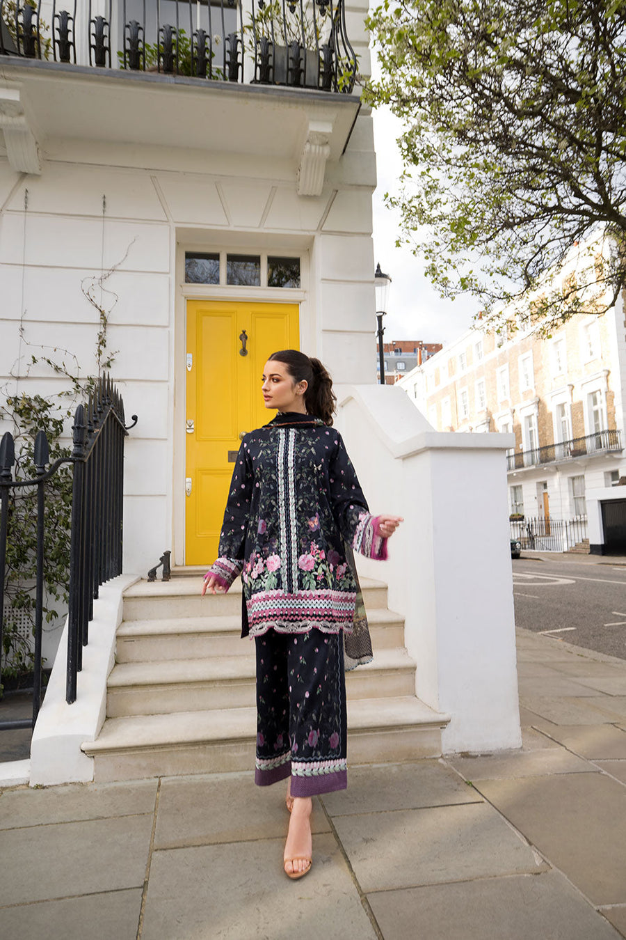 Sobia Nazir Prints Embroidered Lawn Unstitched 3Pc Suit SNP26-4B