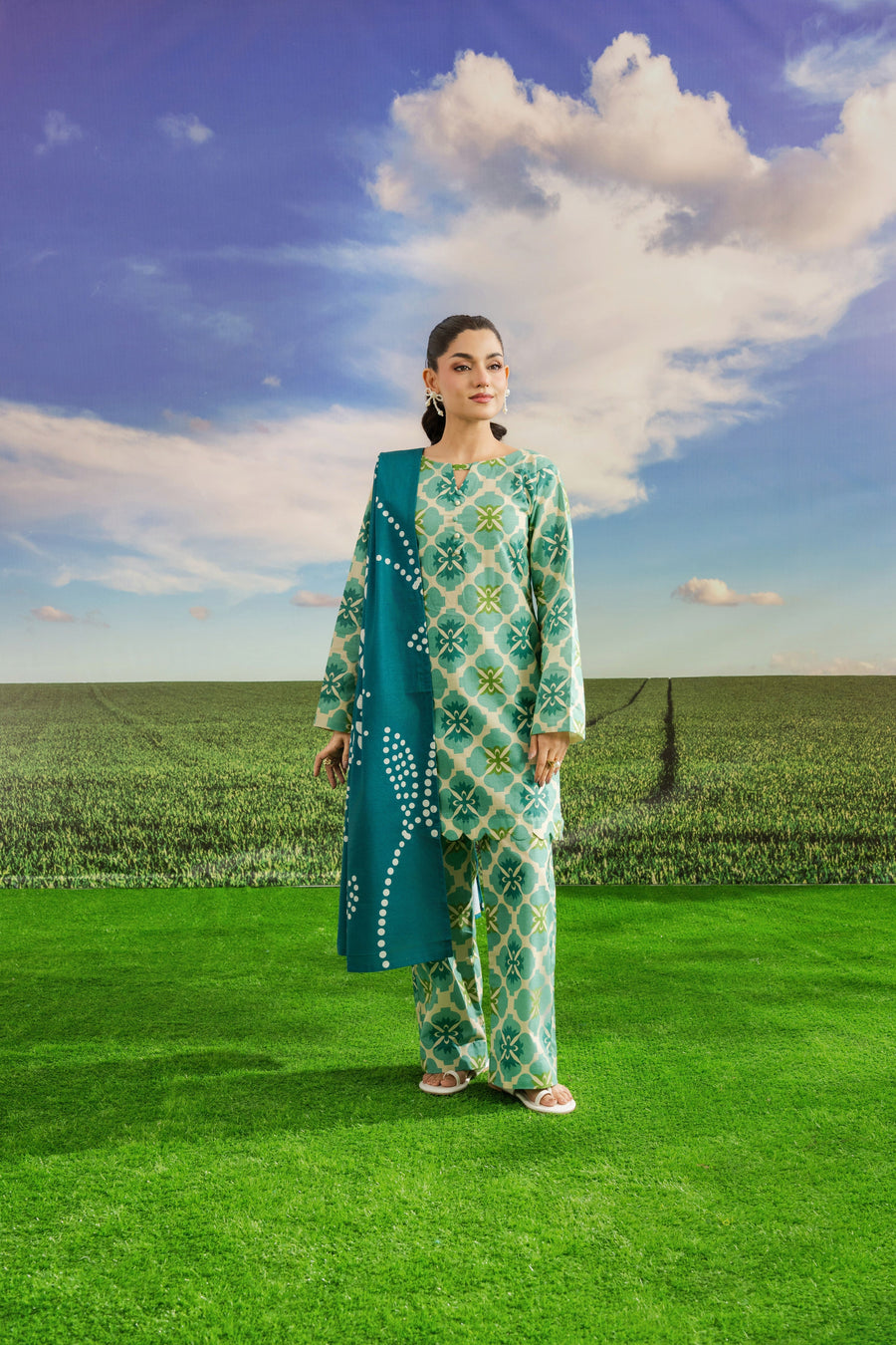 Feathers Dosti Digital Printed Khaddar Unstitched 3Pc Suit SOLEEN-FT575