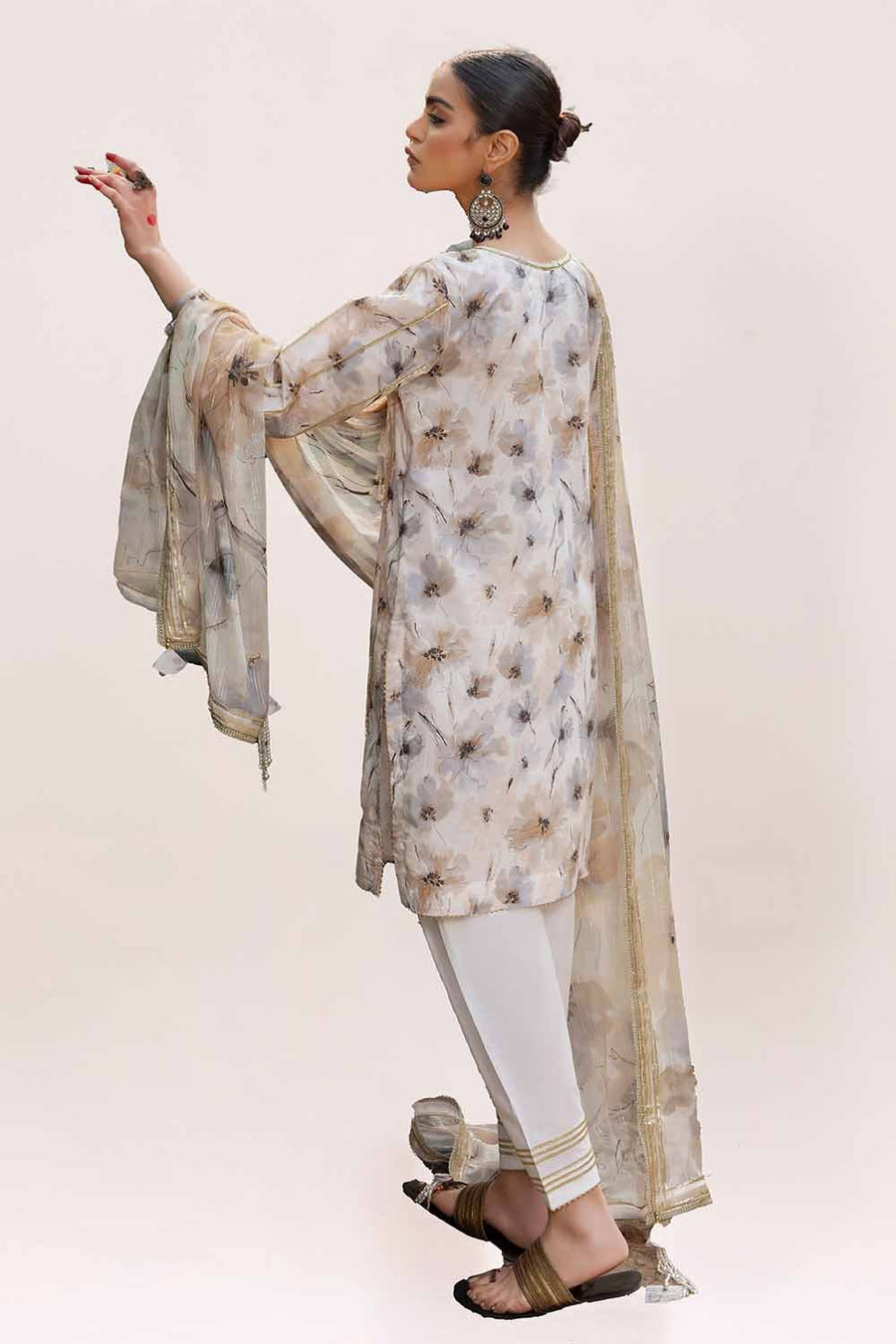 Gul Ahmed Printed Lawn Unstitched 3Pc Suit SP-42013