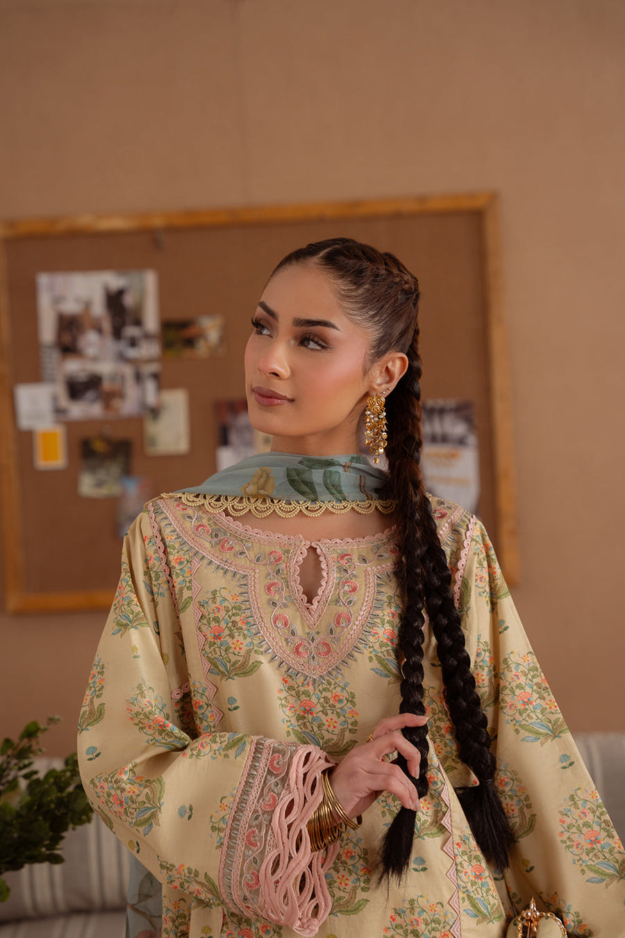 Saira Rizwan Laanem Embroidered Lawn Unstitched 3Pc Suit SRL25-02A NERIDA