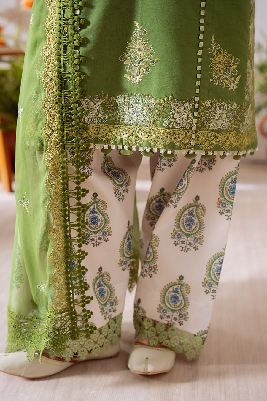 Saira Rizwan Laanem Embroidered Lawn Unstitched 3Pc Suit SRL25-03A ZAFIRA