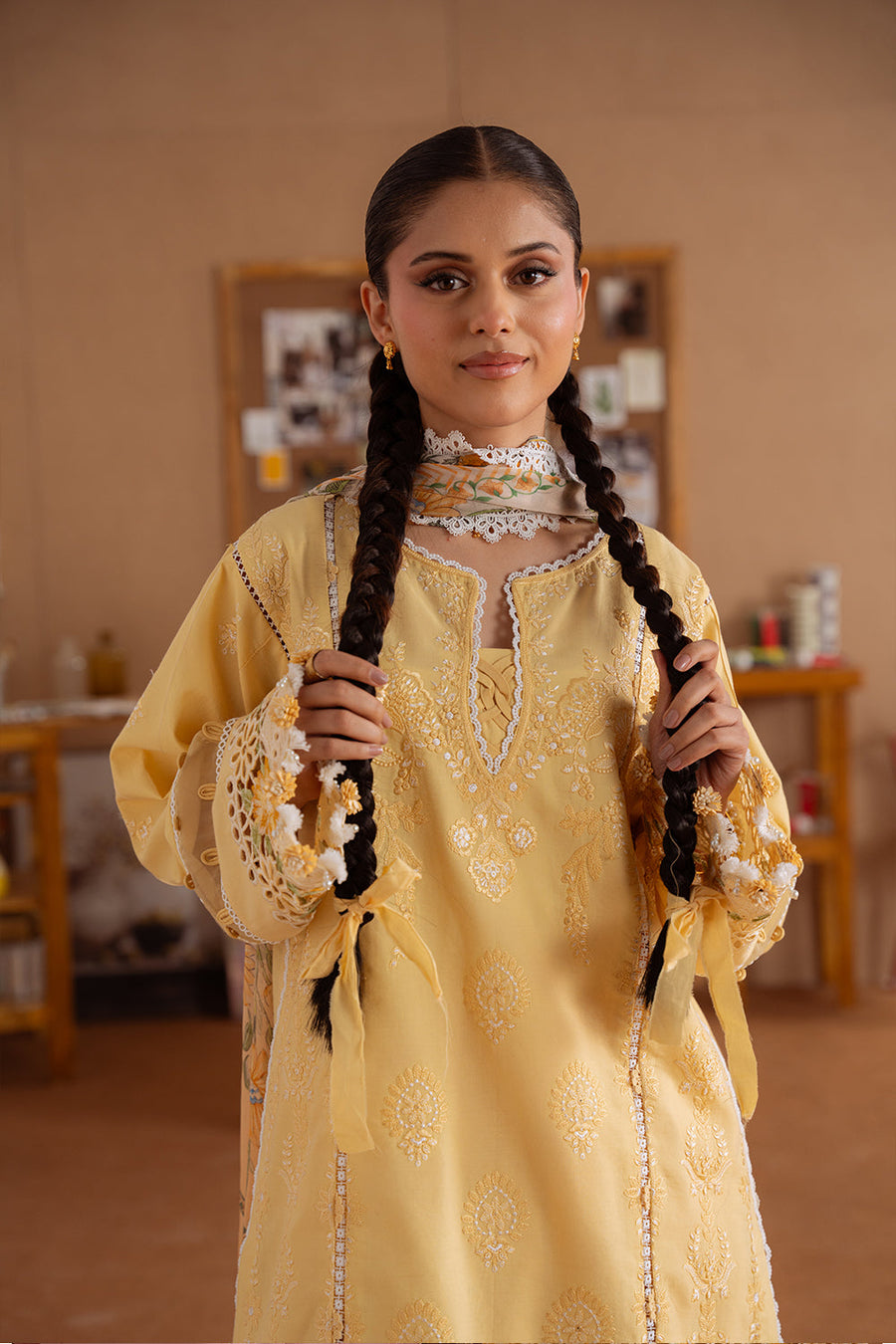 Saira Rizwan Laanem Embroidered Lawn Unstitched 3Pc Suit SRL25-04A LEYLA