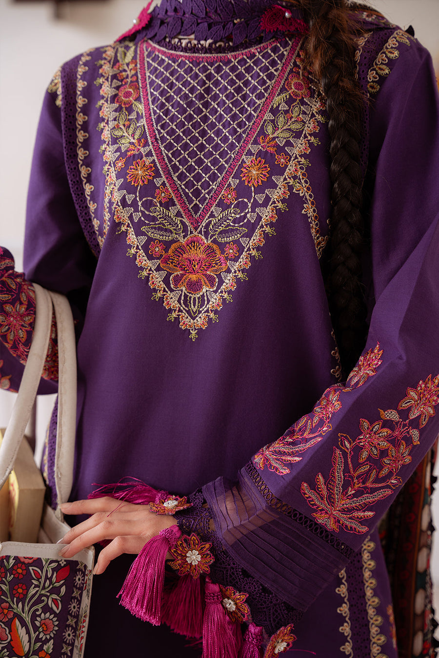 Saira Rizwan Laanem Embroidered Lawn Unstitched 3Pc Suit SRL25-05B ELIF