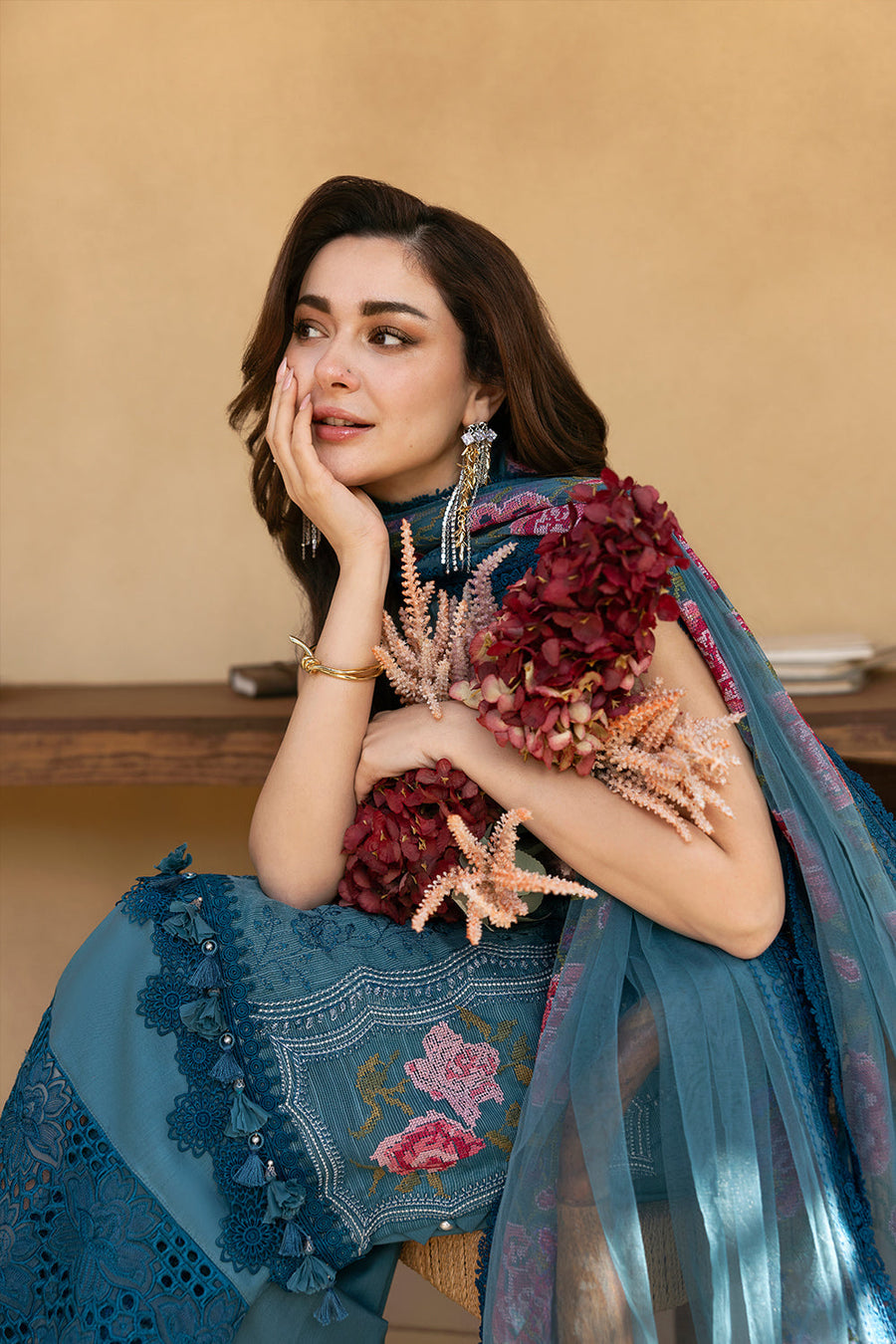Saira Rizwan Embroidered Luxury Lawn Unstitched 3Pc Suit SRL25-12 ALMA