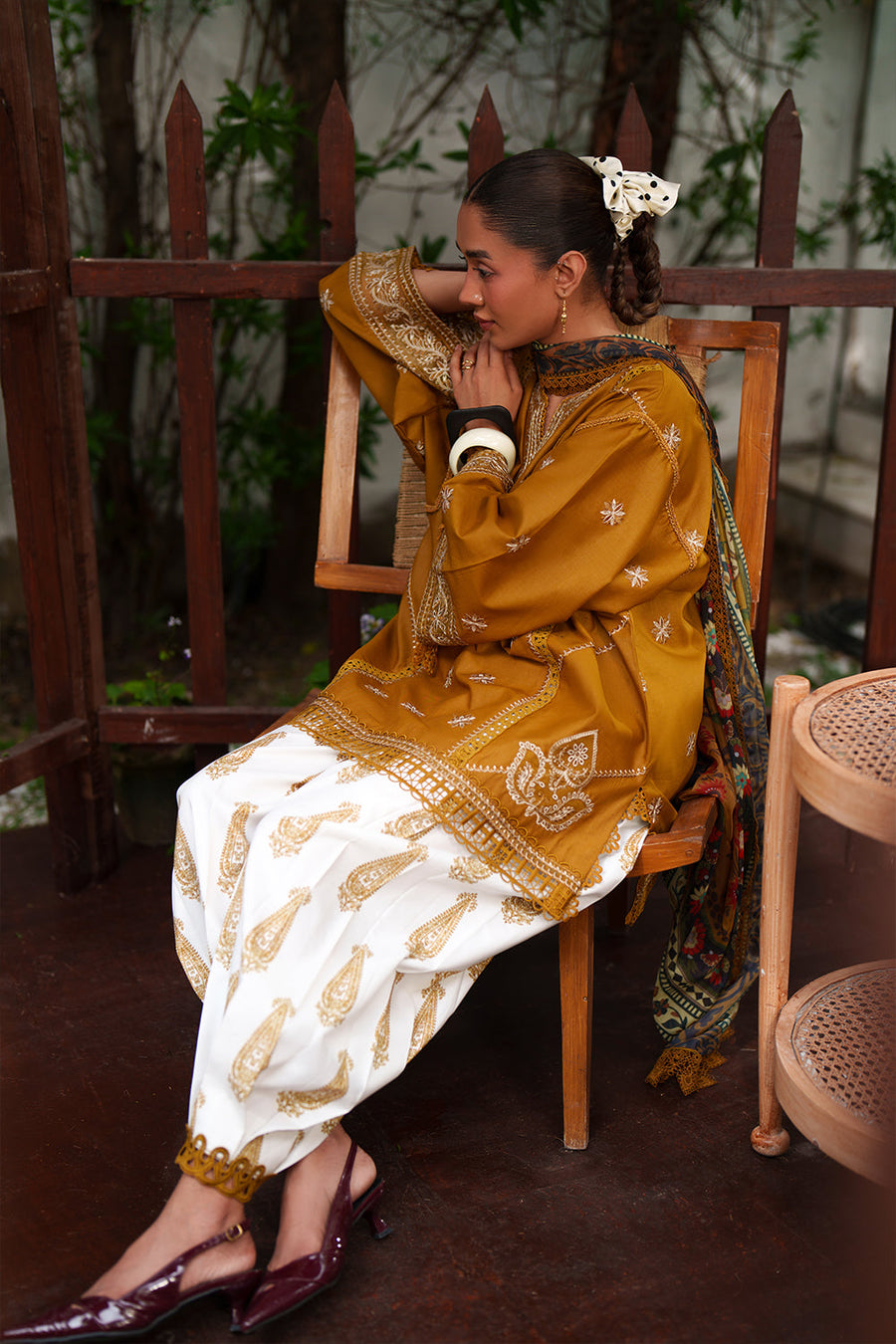 Saira Rizwan Laanem Embroidered Lawn Unstitched 3Pc Suit SRL26-04B ZOYA