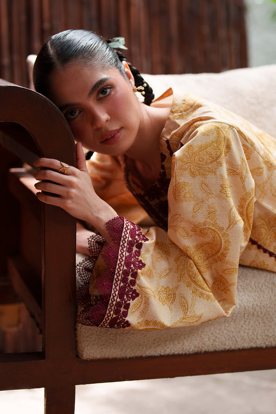 Saira Rizwan Laanem Embroidered Lawn Unstitched 3Pc Suit SRL26-06A ZAREEN