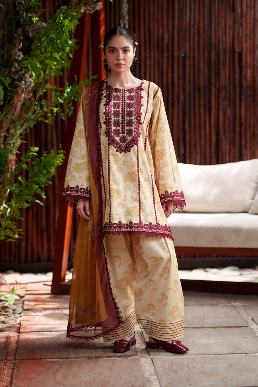 Saira Rizwan Laanem Embroidered Lawn Unstitched 3Pc Suit SRL26-06A ZAREEN