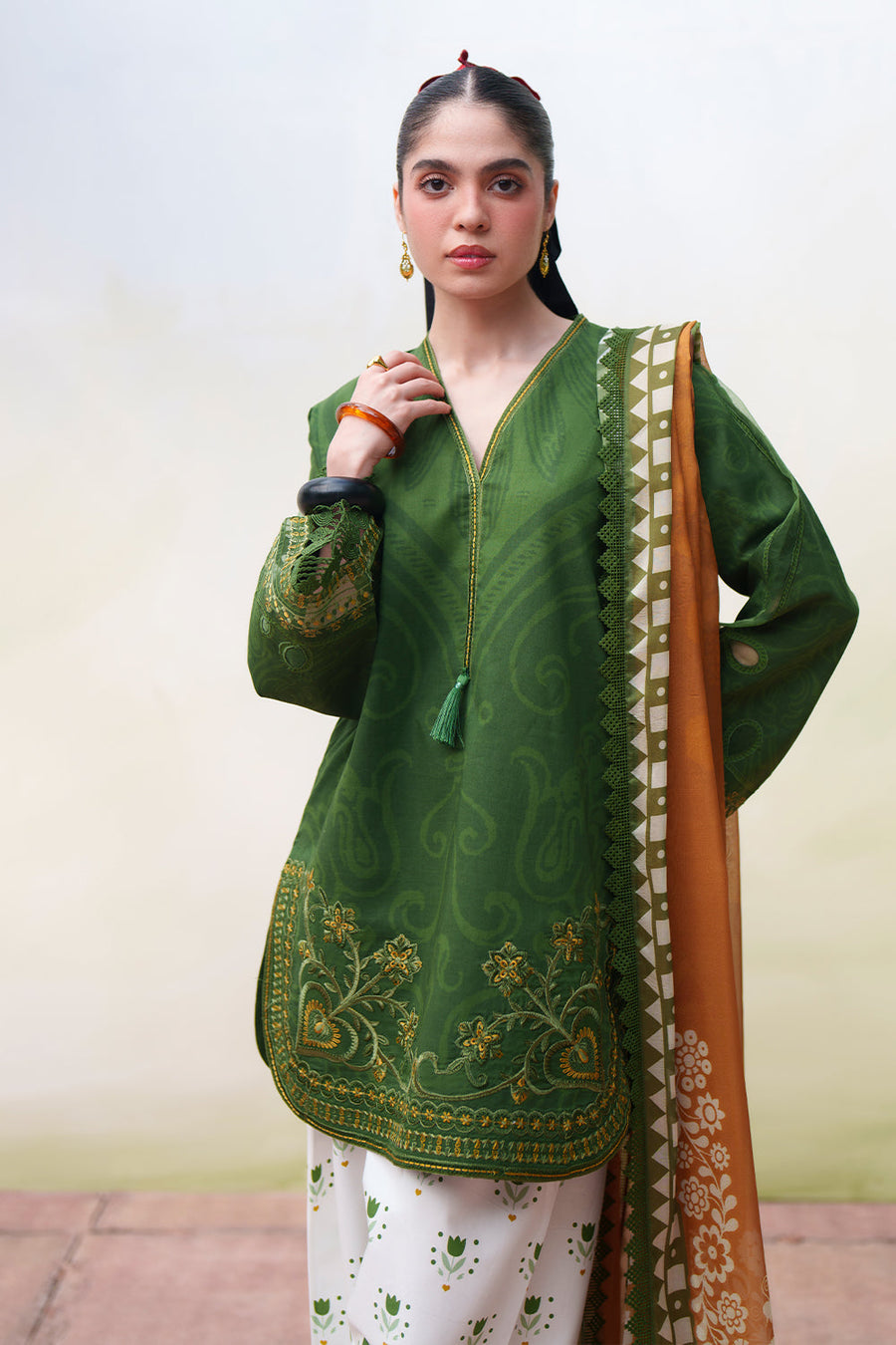 Saira Rizwan Laanem Embroidered Lawn Unstitched 3Pc Suit SRL26-08A ELOWEN