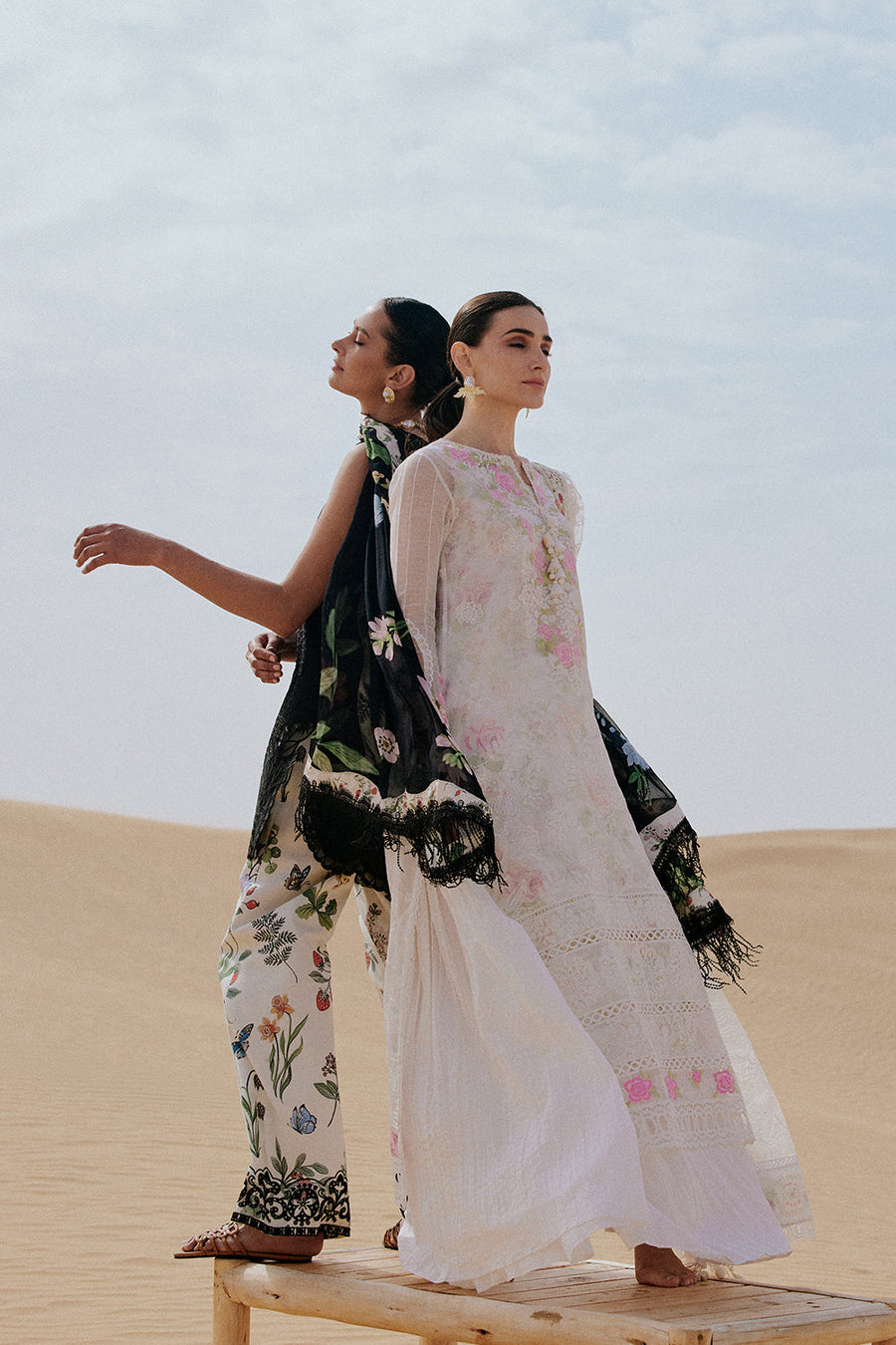 Saira Rizwan Embroidered Luxury Lawn Unstitched 3Pc Suit SRL26-09 IZEL