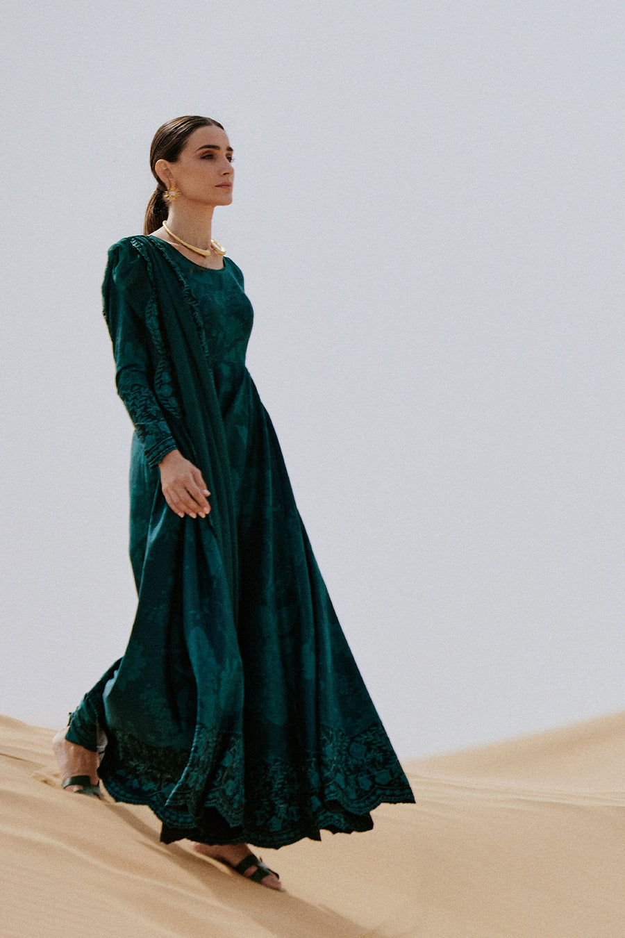 Saira Rizwan Embroidered Luxury Lawn Unstitched 3Pc Suit SRL26-10 ZOMOROD