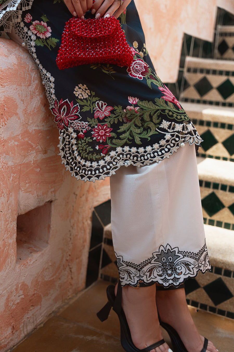 Saira Rizwan Embroidered Lawn Unstitched 3Pc Suit SRLL2-24-08 Cecil