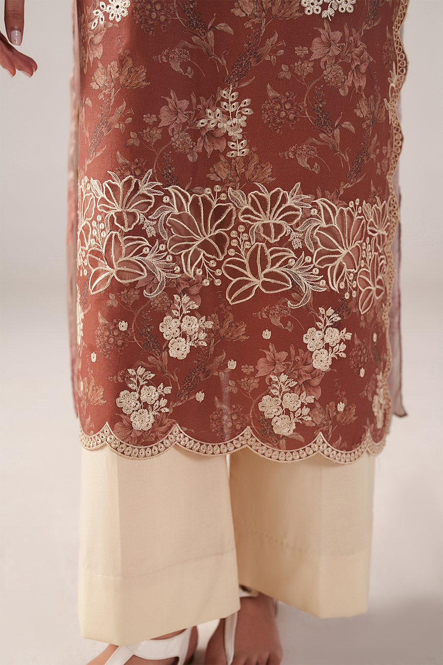 IZNIK Spring Summer Embroidered Lawn Unstitched 3Pc Suit SS-02