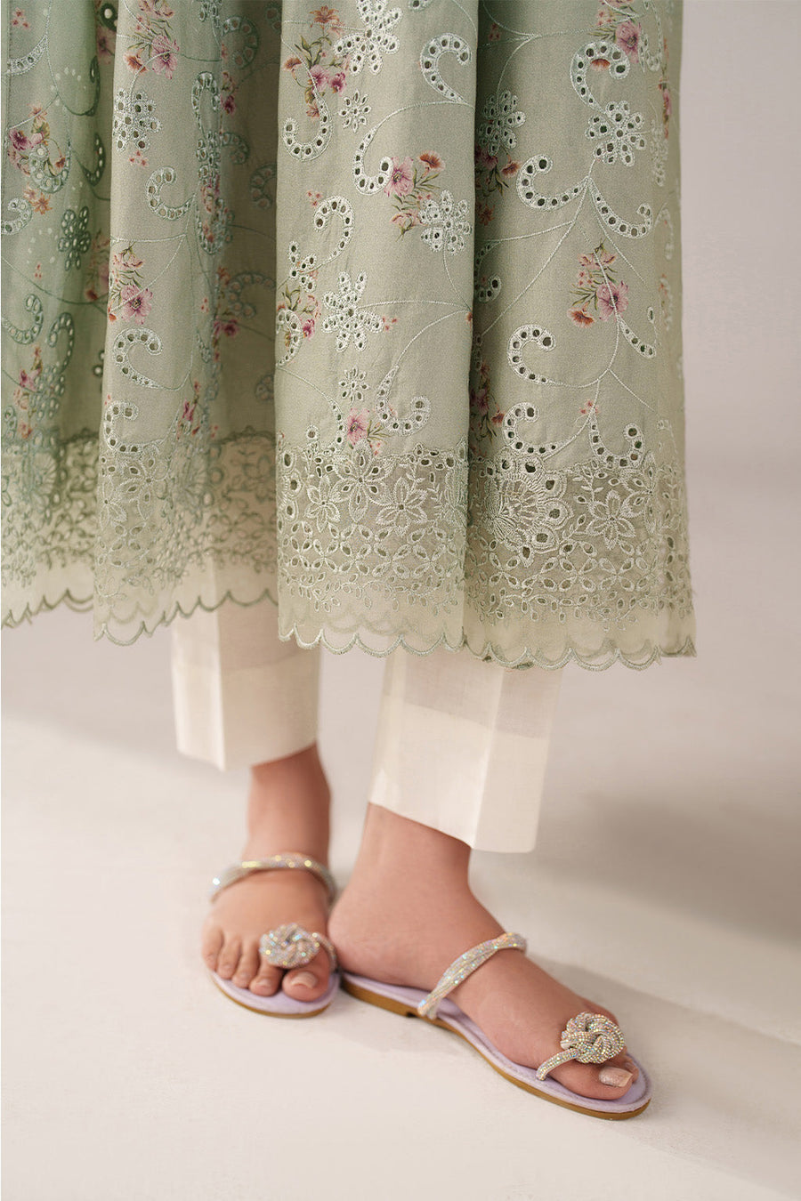 IZNIK Spring Summer Embroidered Lawn Unstitched 3Pc Suit SS-03