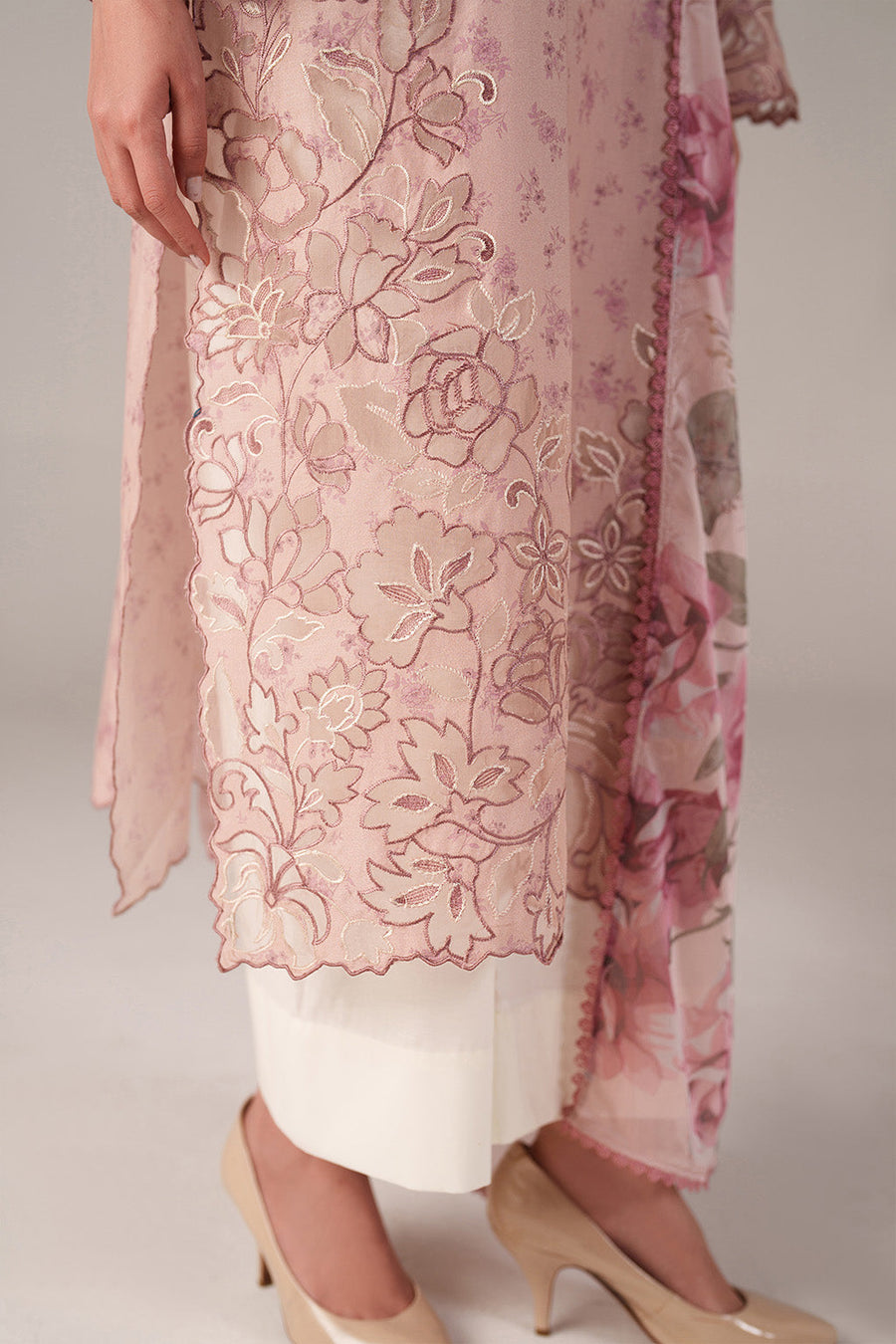 IZNIK Spring Summer Embroidered Lawn Unstitched 3Pc Suit SS-05