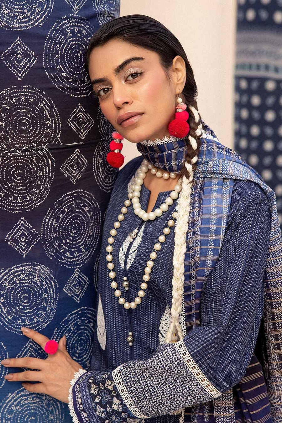 Gul Ahmed Embroidered Lawn Unstitched 3Pc Suit ST-42007