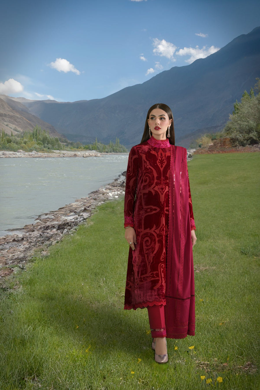 Sable Vogue Embroidered Velvet Unstitched 3Pc Suit SWC-04-23