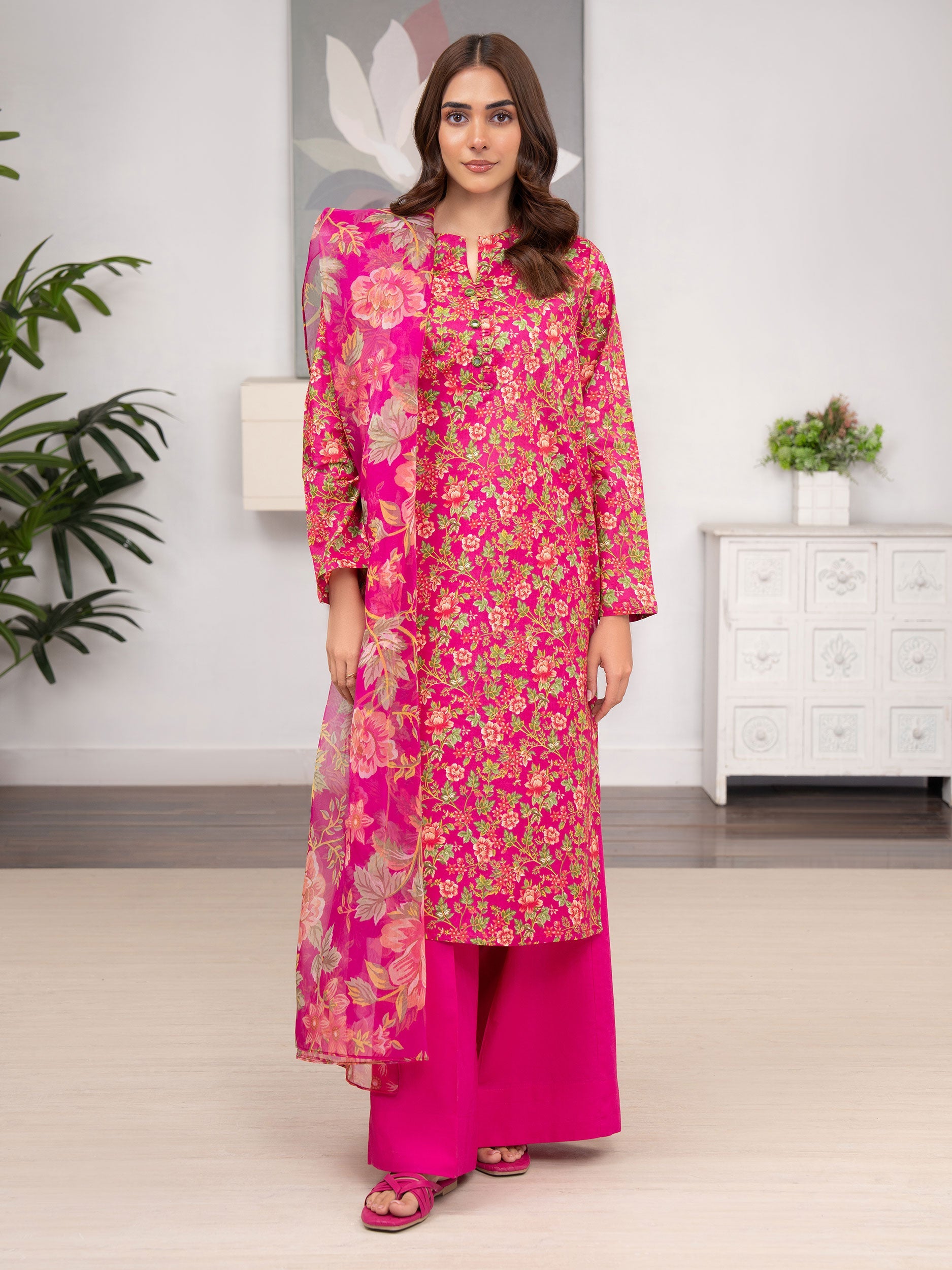 Limelight Summer Unstitched Printed Lawn 3Pc Suit U3519 Pink Limelight Summer Unstitched Printed Lawn 3Pc Suit U3519 Pink
