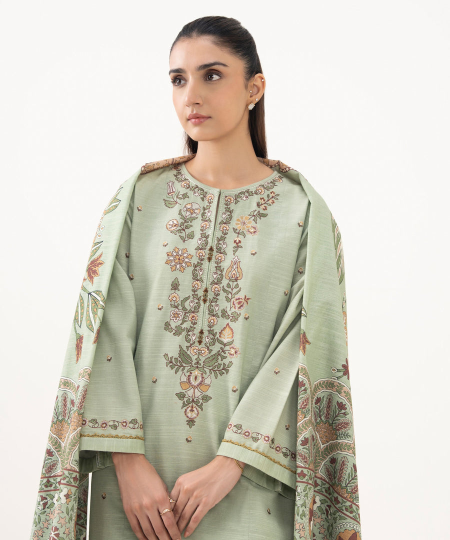 Sapphire Embroidered Khaddar Unstitched 3Pc Suit U3PEDY25V919