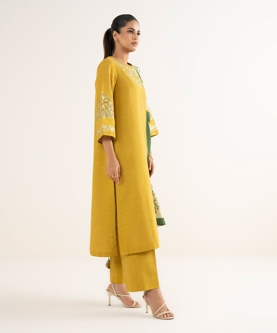 Sapphire Embroidered Khaddar Unstitched 3Pc Suit U3PEDY25V920