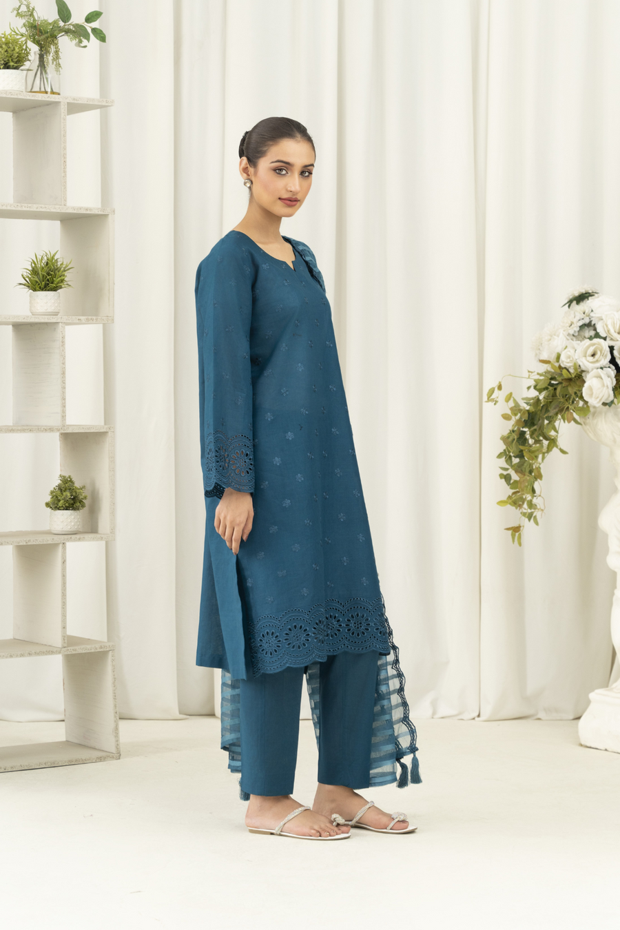 La Rosaa Akgalleria Cotton Lawn Stitched 3Pc Suit - Either