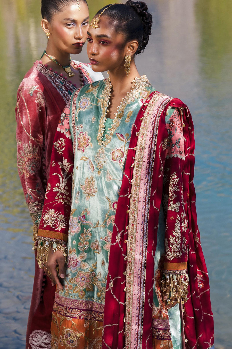 Sana Safinaz Luxury Winter Embroidered Velvet Unstitched 3Pc Suit V241-006