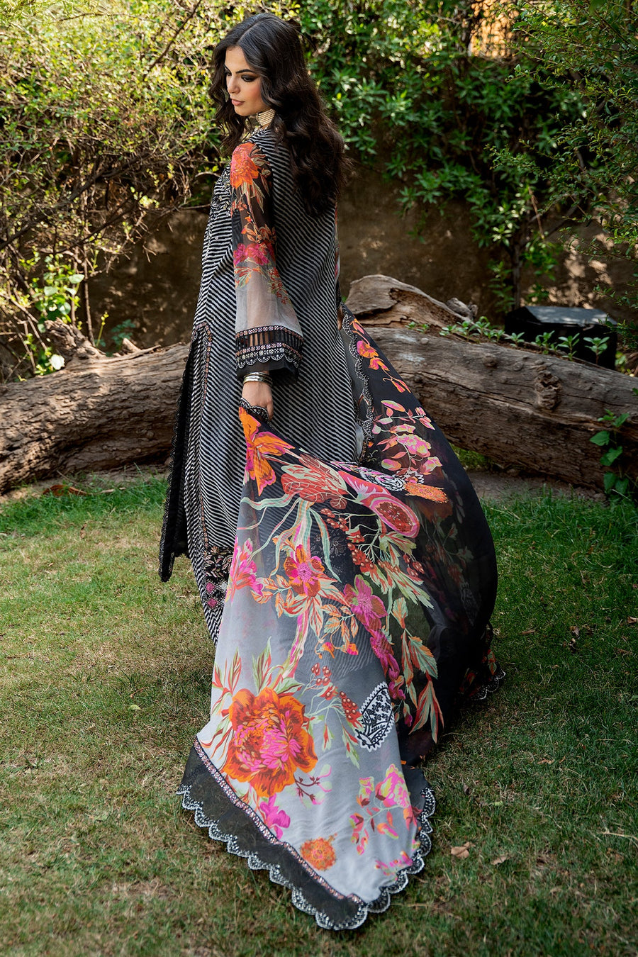 Charizma Vasal Embroidered Luxury Chiffon Unstitched 3Pc Suit VSLW6-02