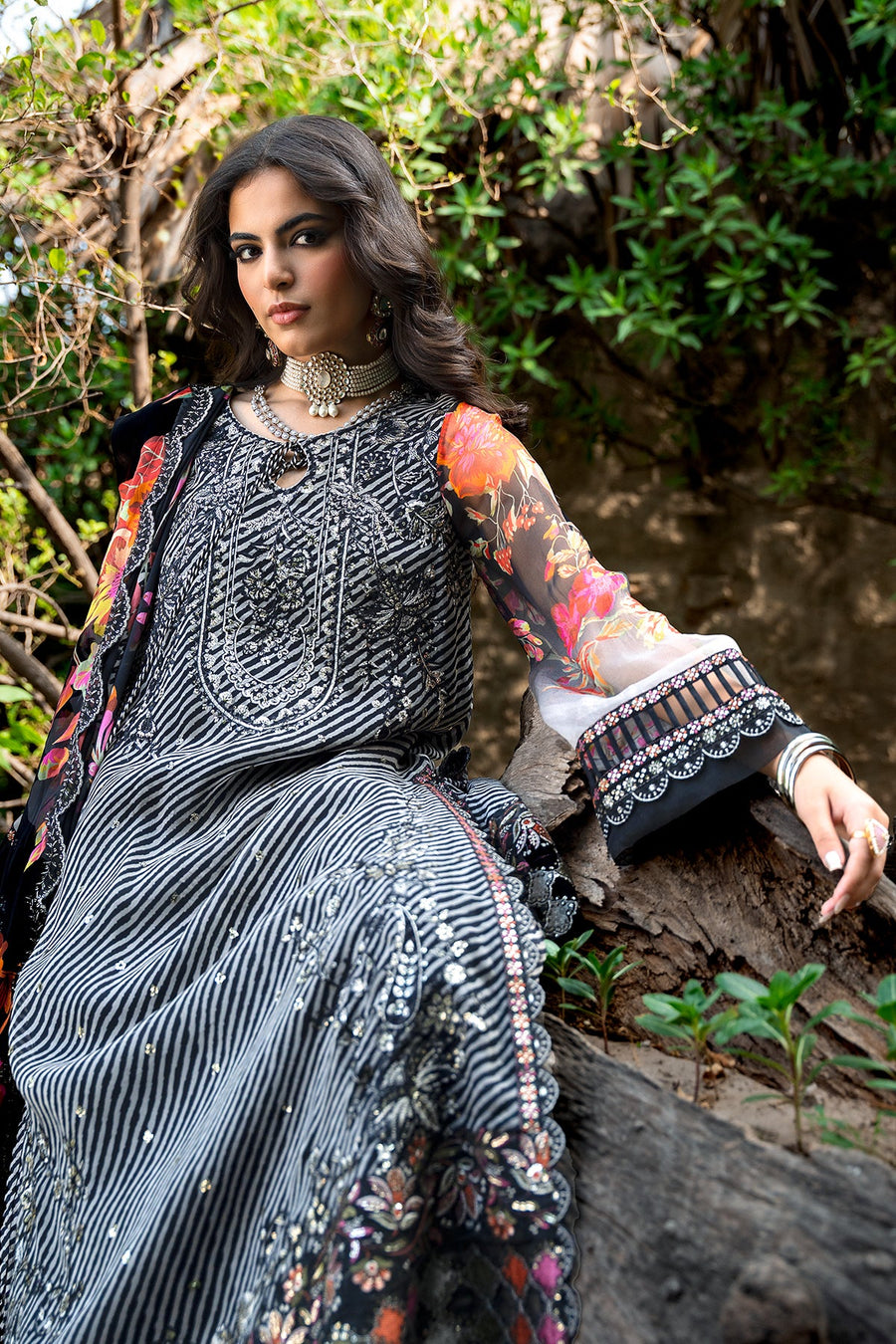 Charizma Vasal Embroidered Luxury Chiffon Unstitched 3Pc Suit VSLW6-02