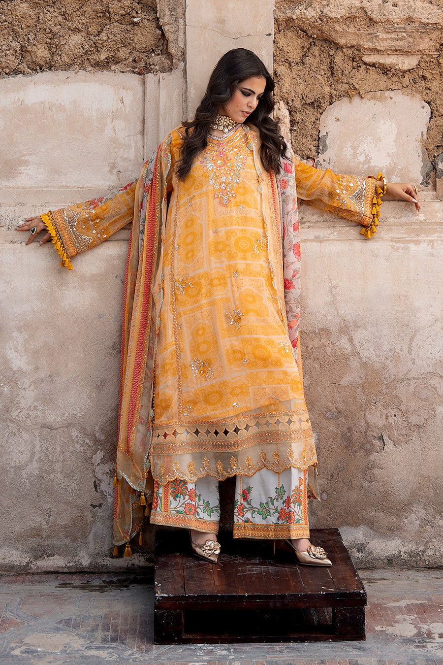 Charizma Vasal Embroidered Luxury Chiffon Unstitched 3Pc Suit VSLW6-09