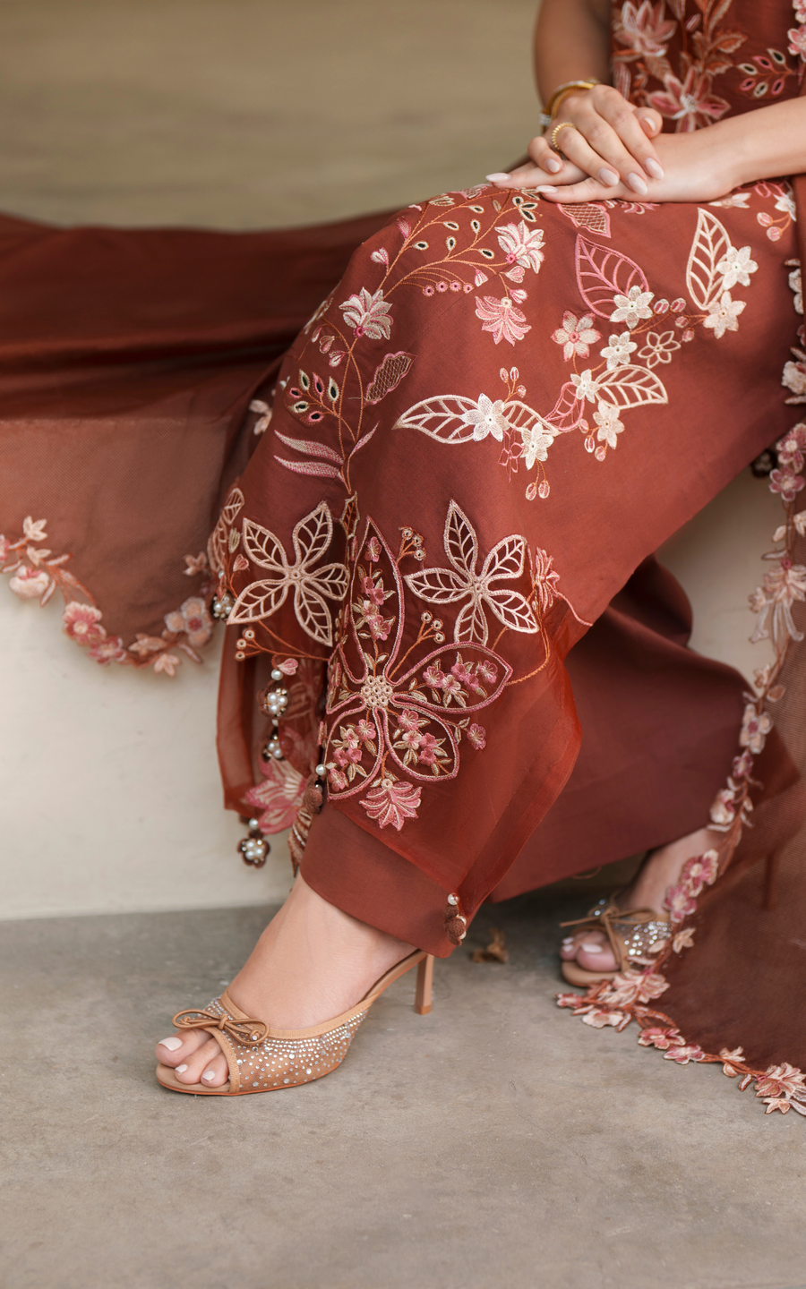 Asifa & Nabeel Versa Luxury Lawn Unstitched 3Pc Suit VUL26-04 Legacy Bloom