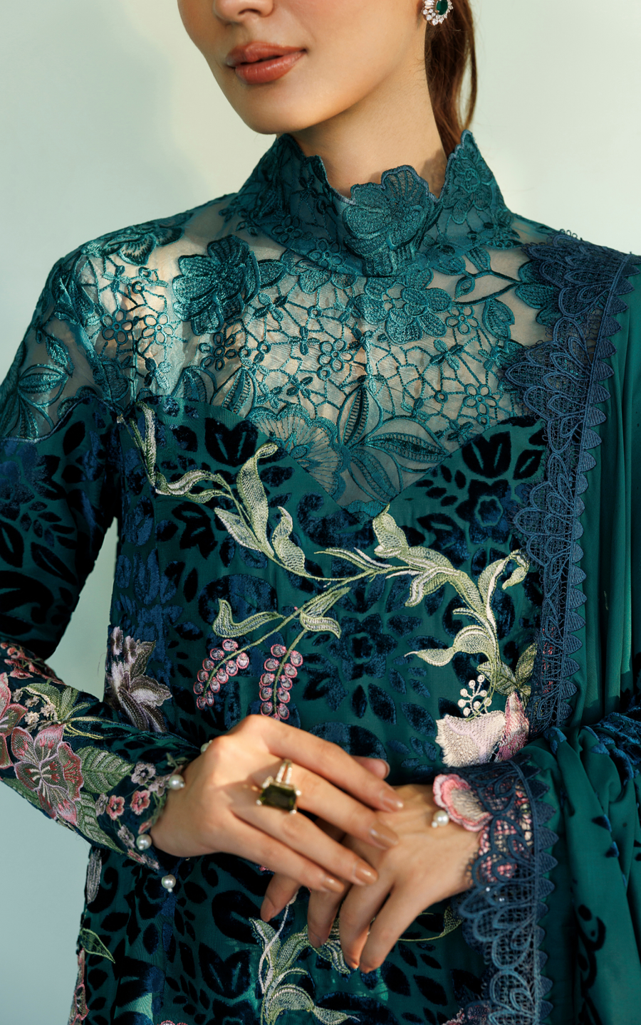 Asifa & Nabeel Plush Embroidered Velvet Unstitched 3Pc Suit WLXU-08 Belle