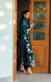 Asifa & Nabeel Plush Embroidered Velvet Unstitched 3Pc Suit WLXU-08 Belle
