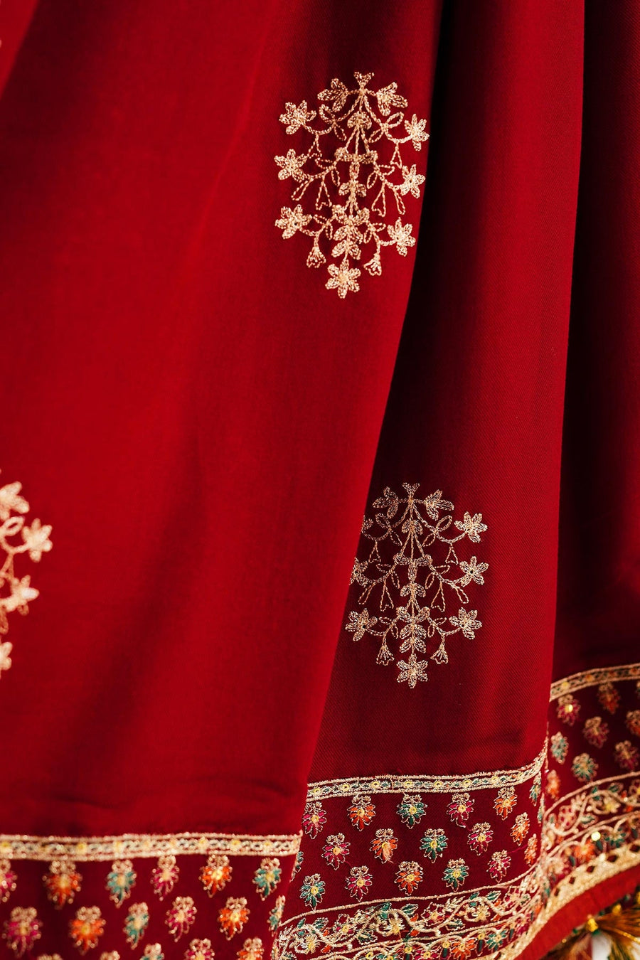 Zara Shahjahan Winter Unstitched Embroidered Twill 3Pc Suit WS23-D4