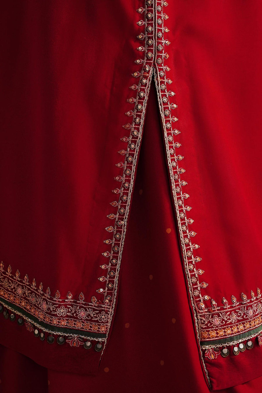 Zara Shahjahan Winter Unstitched Embroidered Twill 3Pc Suit WS23-D8