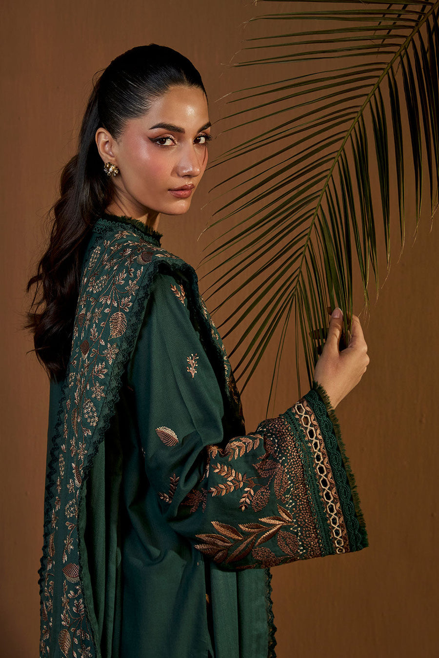 Sobia Nazir Embroidered Khaddar Unstitched 3Pc Suit WS25-4B