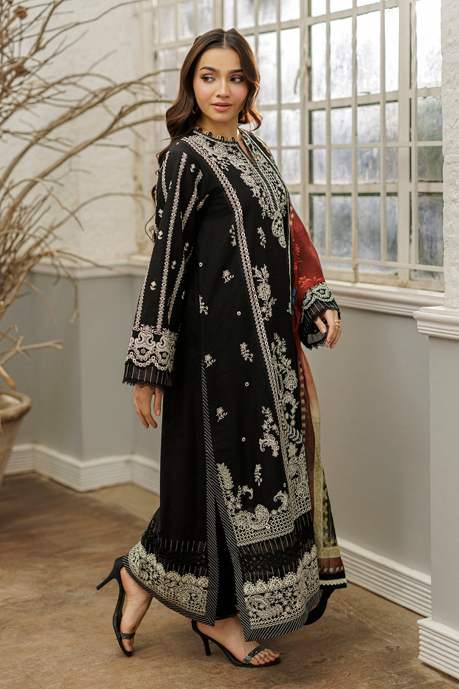 Zellbury Chikankari Embroidered Cotton Unstitched 3Pc Suit WUC25E34028