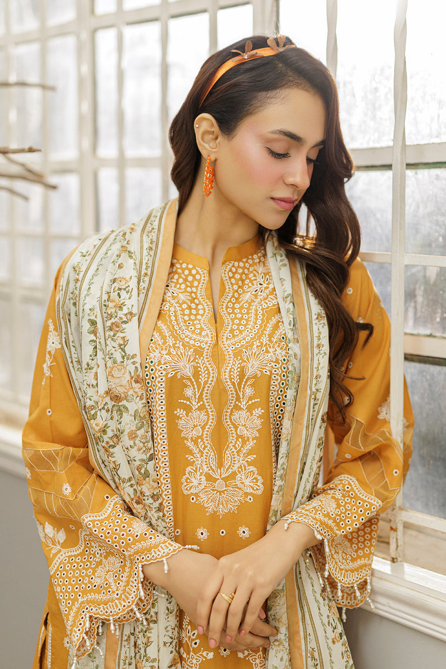 Zellbury Chikankari Embroidered Cotton Unstitched 3Pc Suit WUC25E34032