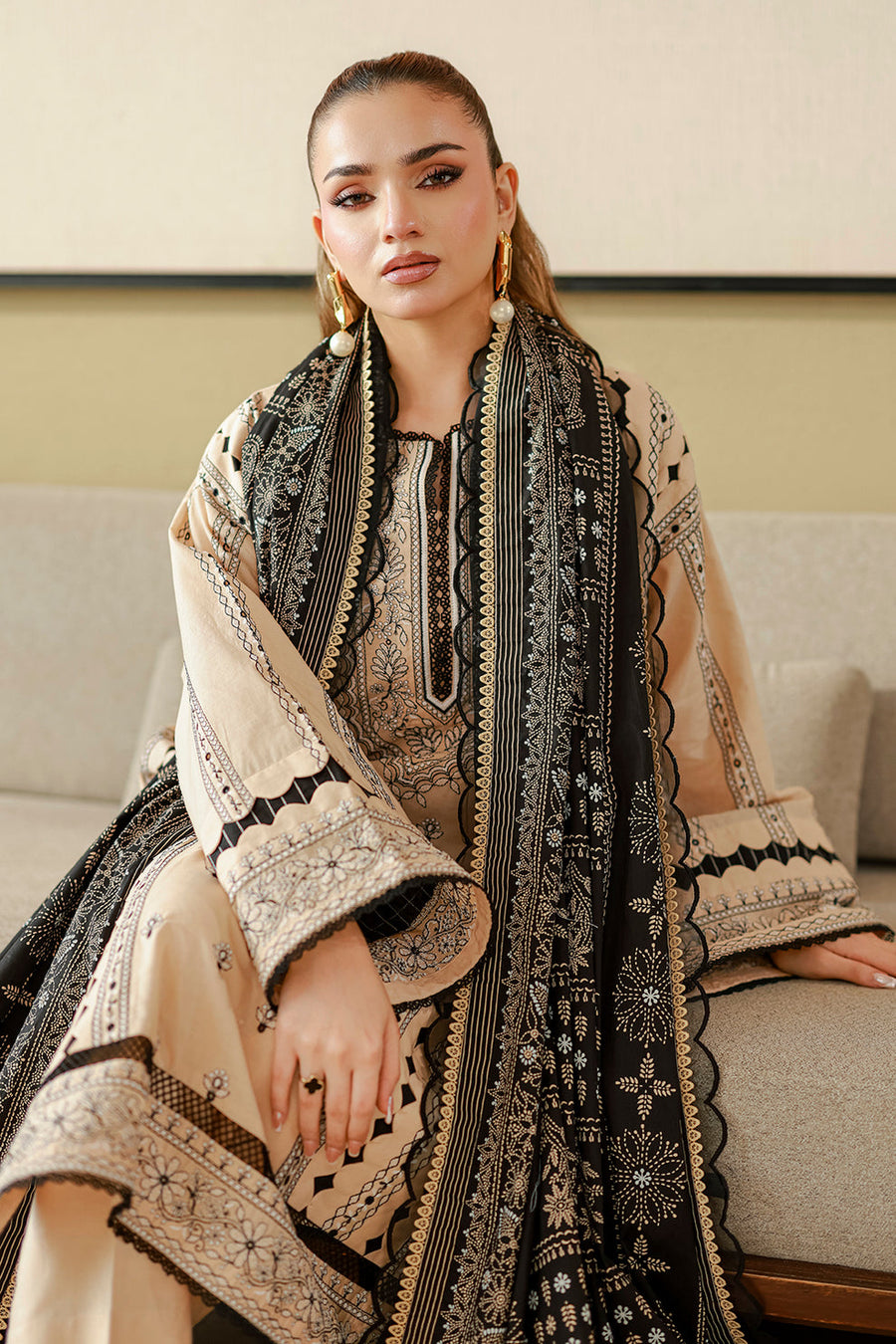 Zellbury Chikankari Embroidered Cotton Unstitched 3Pc Suit WUC26E34047