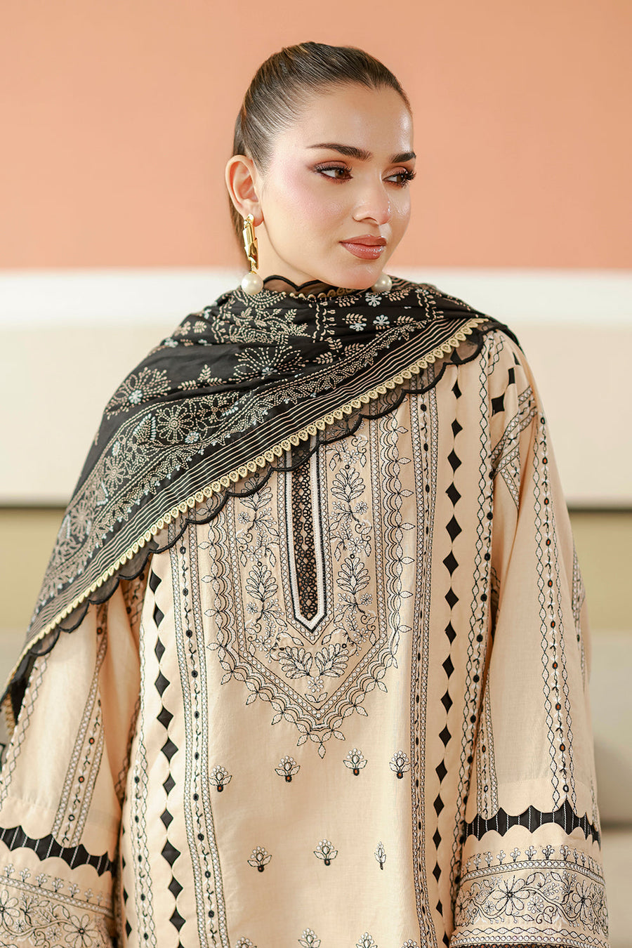 Zellbury Chikankari Embroidered Cotton Unstitched 3Pc Suit WUC26E34047
