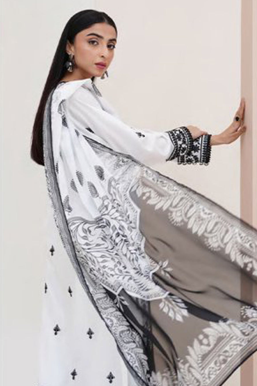Zellbury Vol-04 Embroidered Lawn Unstitched 3 Piece Suit WUS23E30369