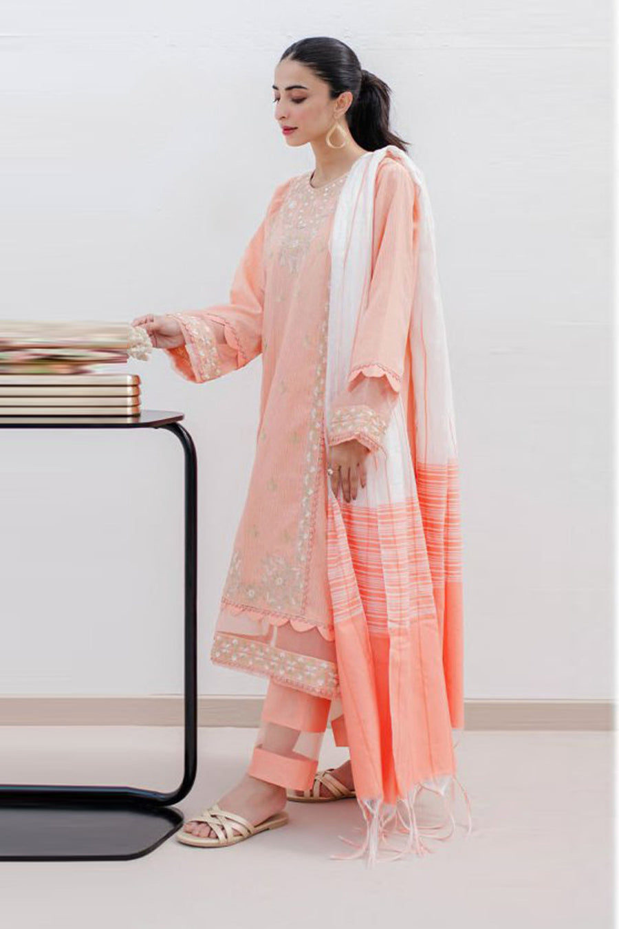 Zellbury Vol-04 Embroidered Lawn Unstitched 3 Piece Suit WUS23E30380