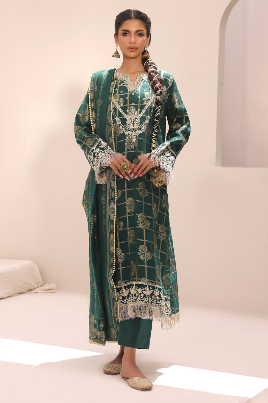 Zellbury Signature Embroidered Lawn Unstitched 3Pc Suit WUS24E31805