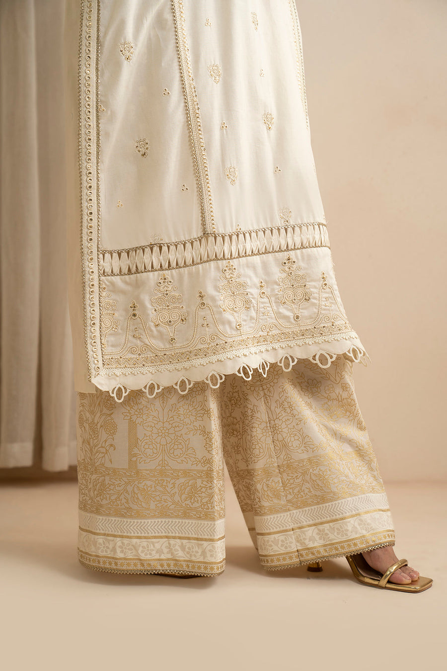 Zellbury Embroidered Lawn Unstitched 3Pc Suit WUS25E30351