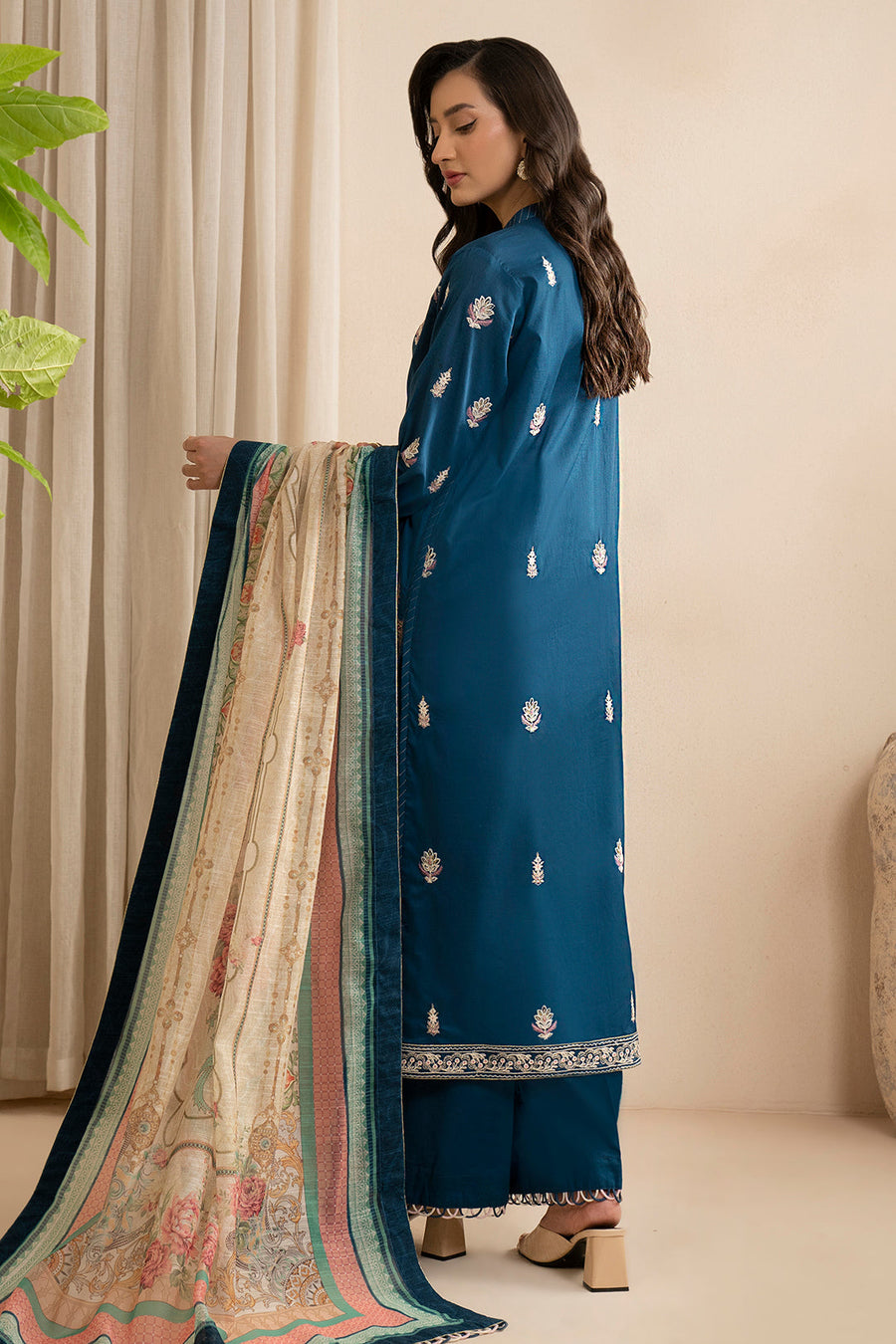 Zellbury Embroidered Lawn Unstitched 3Pc Suit WUS25E30353